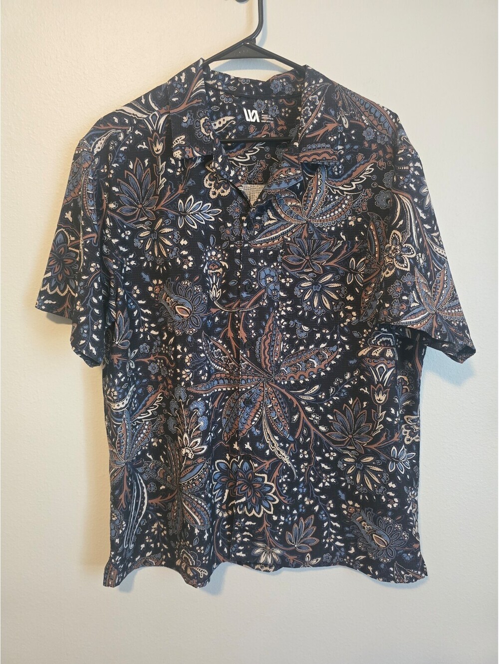 VRST Men’s Performance Resort Floral Paisley Short Sleeve Button Down (L)